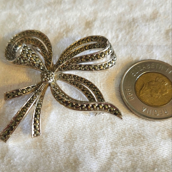 Sphinx Vintage Silver Bow with Marcasite Gems - Picture 4 of 9